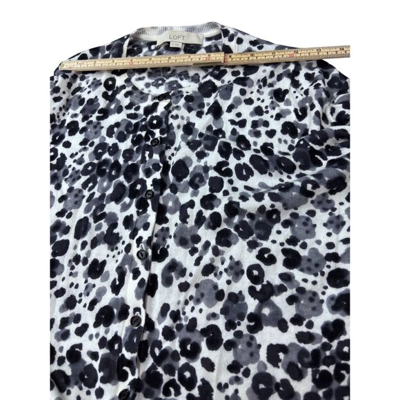 Ann Taylor Loft Black & White Leopard Print Button-Down Cardigan Sweater M 100% - Picture 6 of 11